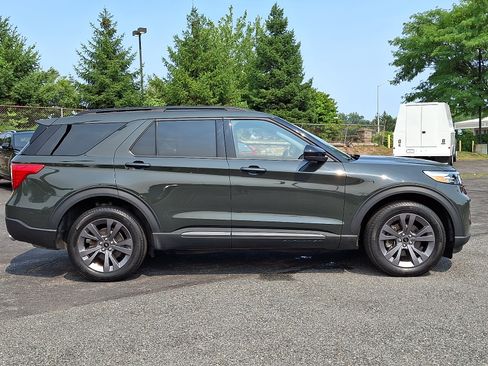 Certified 2024 Ford Explorer XLT w/ Equipment Group 202A AWD/4WD image 7