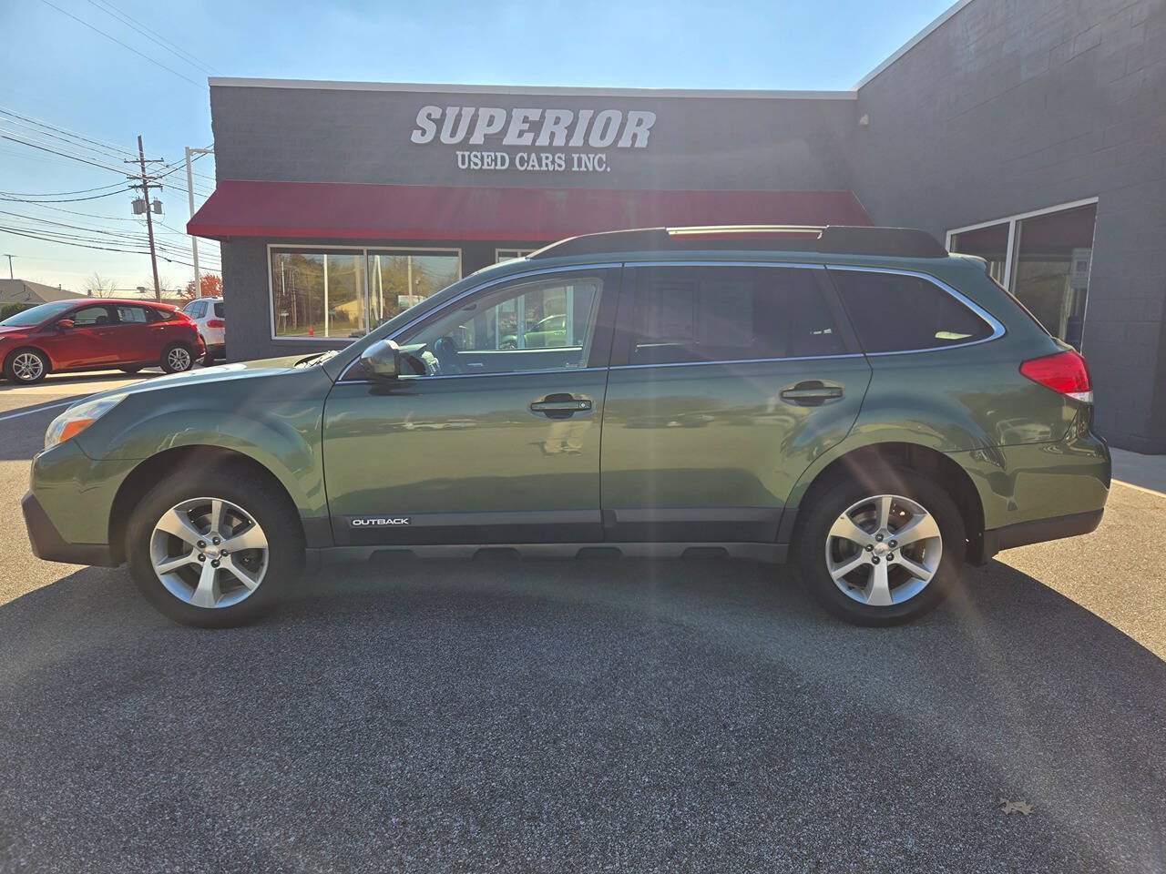 Used 2013 Subaru Outback 2.5i Limited w/ Moonroof Pkg AWD/4WD image 4