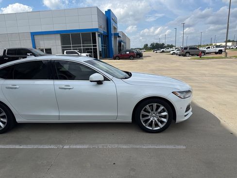 Used 2017 Volvo S90 T6 Momentum w/ Vision Package AWD/4WD image 3
