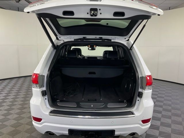 Used 2017 Jeep Grand Cherokee Overland AWD/4WD image 31