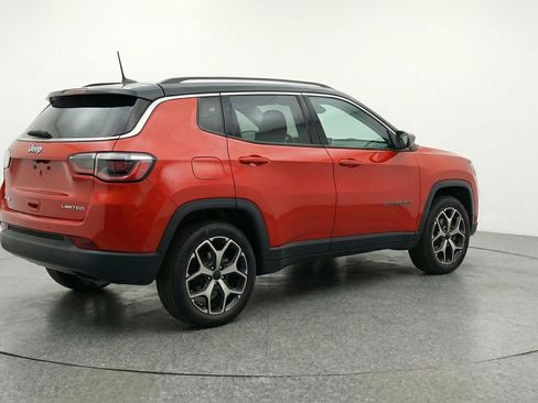Used 2025 Jeep Compass Limited image 9