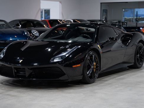 Used 2018 Ferrari 488 Spider image 11