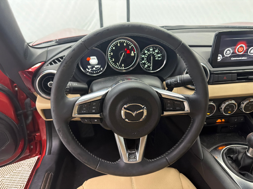Used 2020 MAZDA MX-5 Miata RF Grand Touring RWD image 17