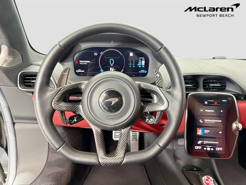 Used 2023 McLaren Artura RWD image 12