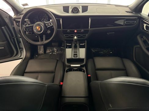 Certified 2026 Porsche Macan AWD/4WD image 17