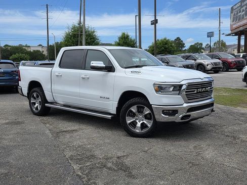 Used 2023 RAM 1500 Laramie AWD/4WD image 2