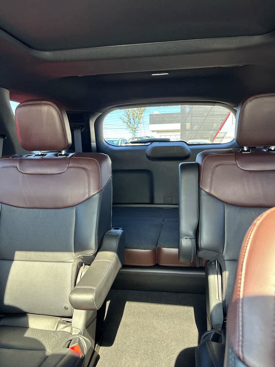 Used 2023 Ford Explorer Platinum w/ Technology Package AWD/4WD image 20