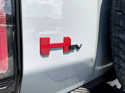 Used 2024 GMC Hummer EV 2X w/ LPO, Illumination Package AWD/4WD image 26