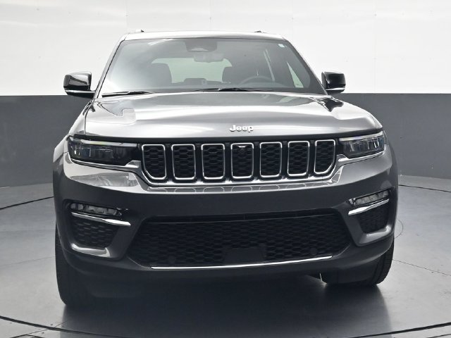Used 2025 Jeep Grand Cherokee Limited w/ Luxury Tech Group II AWD/4WD image 11