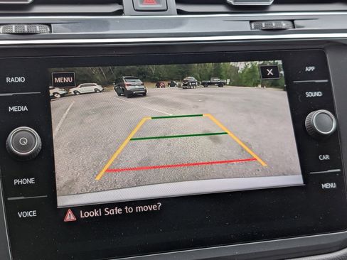 Used 2020 Volkswagen Tiguan SE image 27