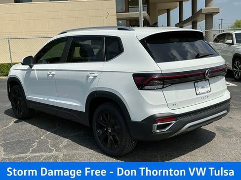 New 2026 Volkswagen Taos SE FWD image 5