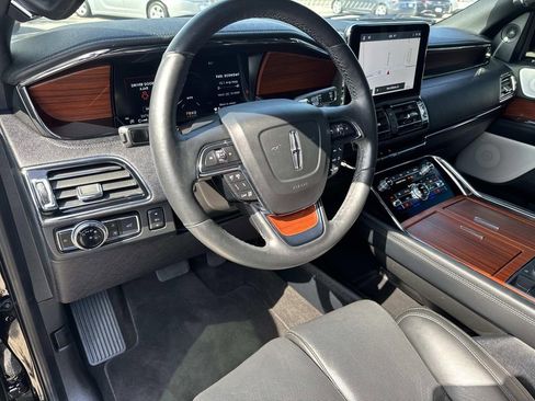 Used 2020 Lincoln Navigator Reserve w/ Equipment Group 208A Reserve image 18