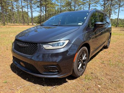Used 2021 Chrysler Pacifica Touring w/ S Appearance Package