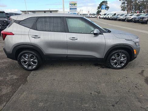 New 2026 Kia Seltos LX image 6