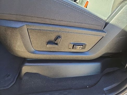 Used 2024 RAM 2500 Big Horn w/ Bed Utility Group image 49