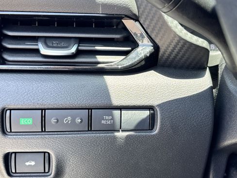 Used 2025 Nissan Sentra SV FWD image 29