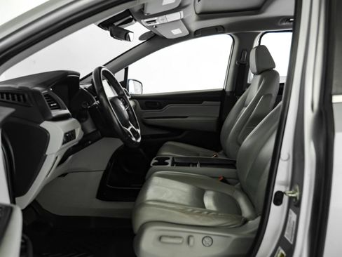 Used 2019 Honda Odyssey EX-L image 3