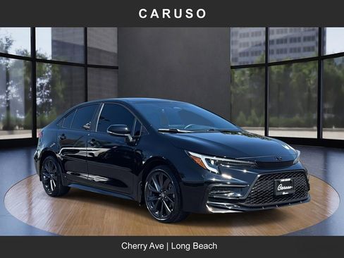 Used 2025 Toyota Corolla SE image 1