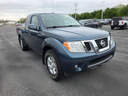Used 2013 Nissan Frontier SV w/ SV Value Truck Pkg RWD image 7