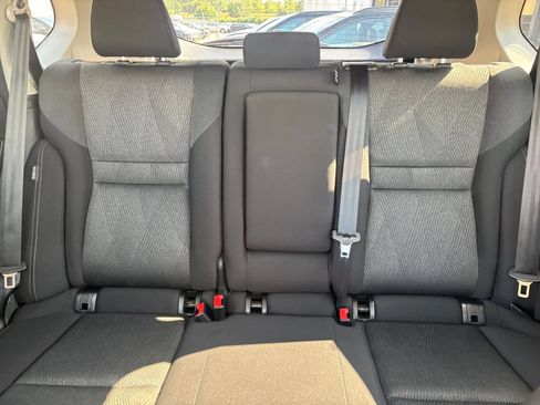 Used 2025 Nissan Rogue SV FWD image 39
