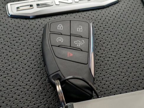 Used 2025 GMC Sierra 2500 Denali w/ Technology Package image 30