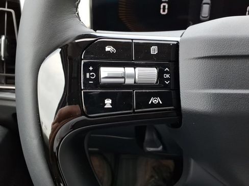 Certified 2026 Kia Sorento LX FWD image 22