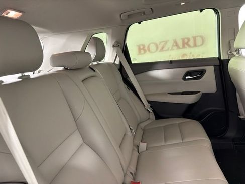 Used 2025 Nissan Rogue SL w/ SL Premium Package AWD/4WD image 18
