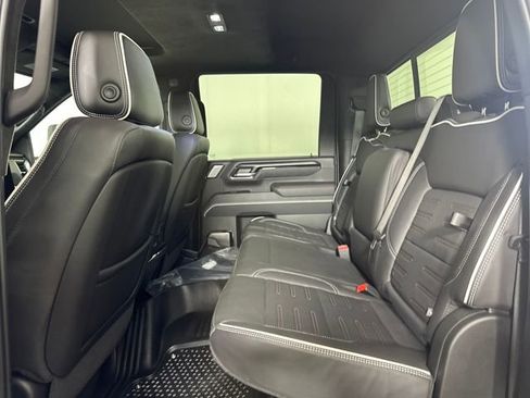 Used 2024 GMC Sierra 2500 AT4X image 23