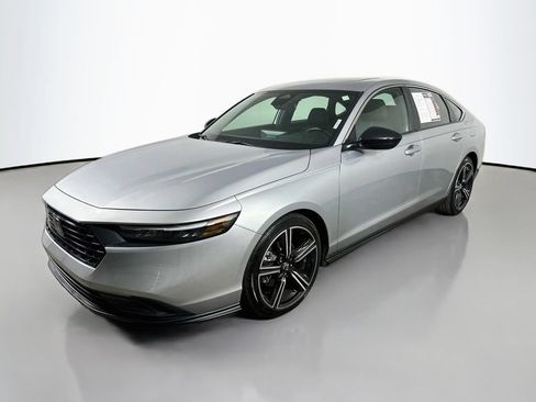 Used 2024 Honda Accord Sport image 3