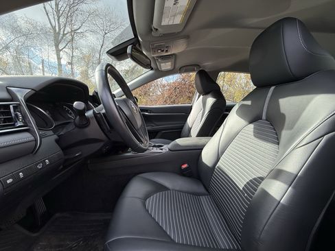 Used 2023 Toyota Camry SE image 26