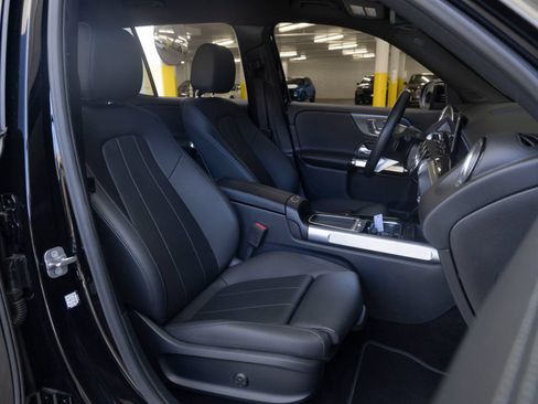Used 2025 Mercedes-Benz GLB 250 image 26