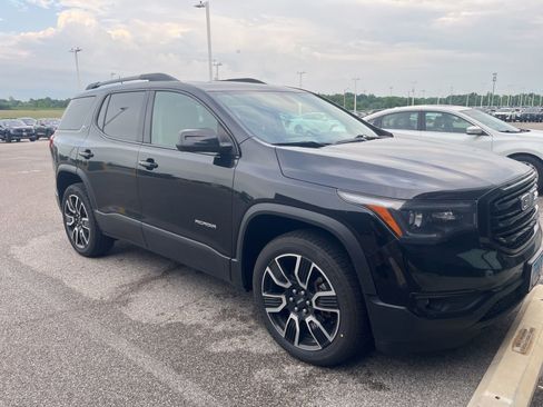 Used 2019 GMC Acadia SLT w/ Black Edition FWD image 2