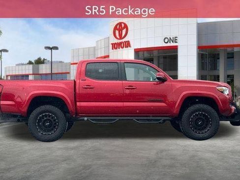 Used 2020 Toyota Tacoma SR5 w/ Technology Package image 3