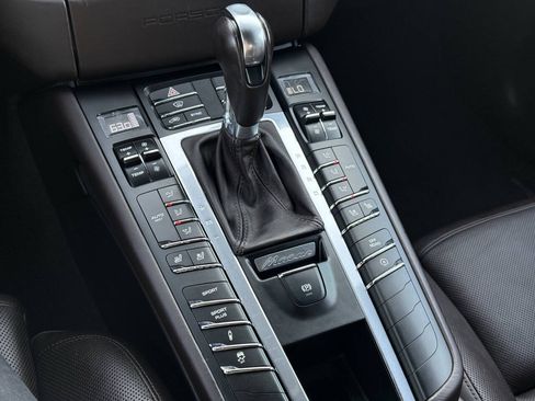 Used 2015 Porsche Macan Turbo AWD/4WD image 30