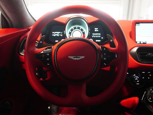 Used 2023 Aston Martin V12 Vantage RWD image 18