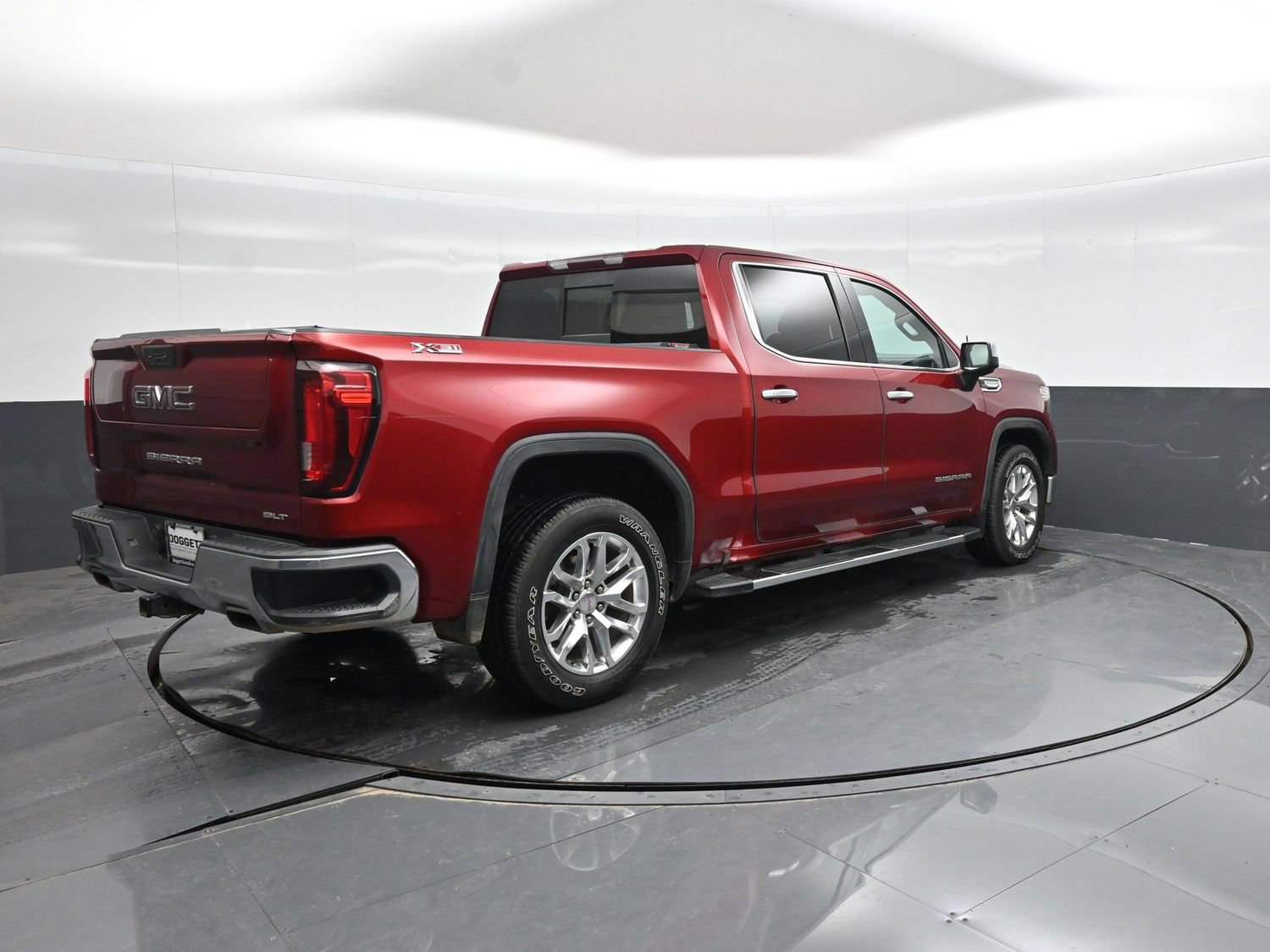 Used 2021 GMC Sierra 1500 SLT AWD/4WD image 8