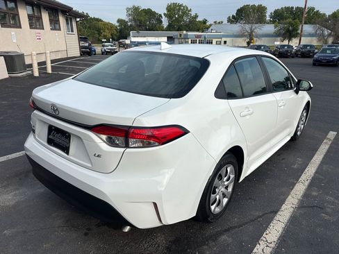 Used 2025 Toyota Corolla LE FWD image 3