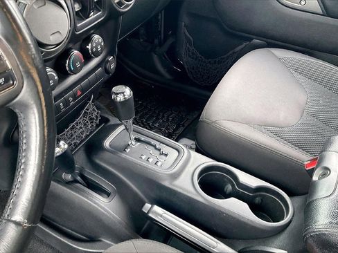 Used 2016 Jeep Wrangler Unlimited Sport image 14