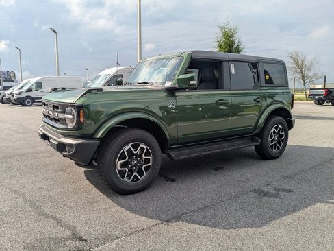 New 2025 Ford Bronco Outer Banks image 8