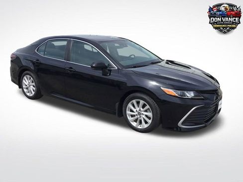 Used 2021 Toyota Camry LE FWD image 7
