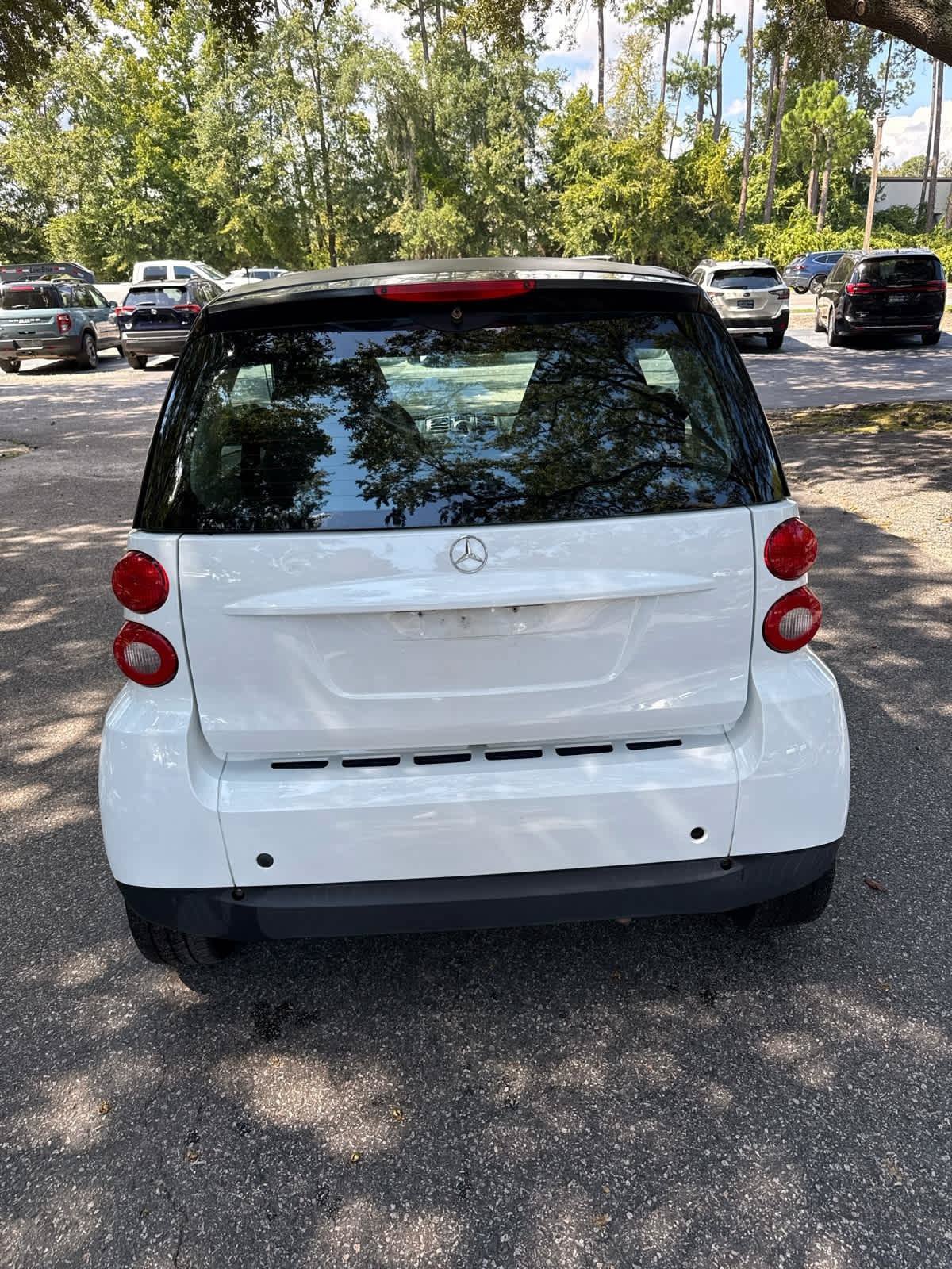 Used 2009 smart fortwo pure RWD image 4