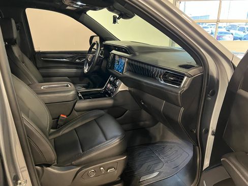 Used 2023 GMC Yukon Denali w/ Denali Reserve Package image 40