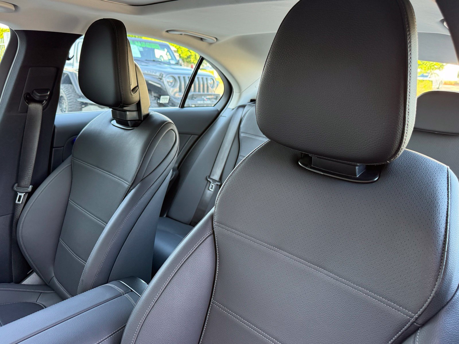 Used 2025 Mercedes-Benz C 300 Sedan image 27