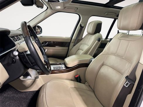Used 2020 Land Rover Range Rover HSE image 9