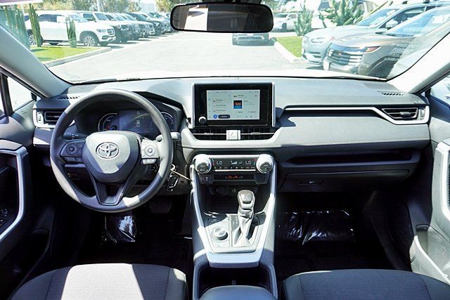 Used 2024 Toyota RAV4 LE AWD/4WD image 28