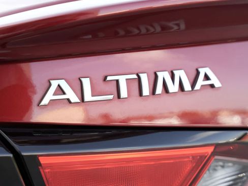 Used 2019 Nissan Altima 2.5 SR FWD image 19