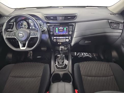 Used 2019 Nissan Rogue SV w/ Premium Package FWD image 11