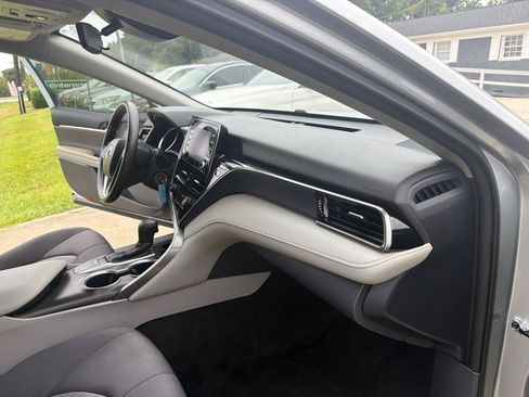 Used 2024 Toyota Camry LE FWD image 16