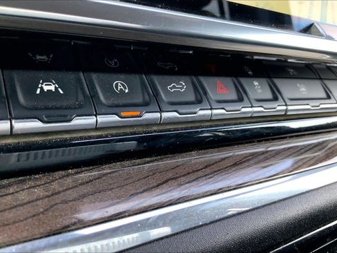 Used 2025 Chevrolet Silverado 1500 LT image 28