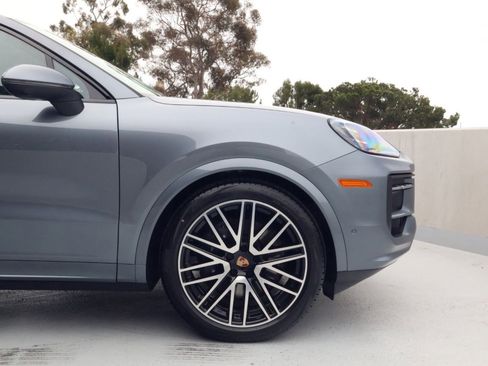 New 2026 Porsche Cayenne Coupe AWD/4WD image 11